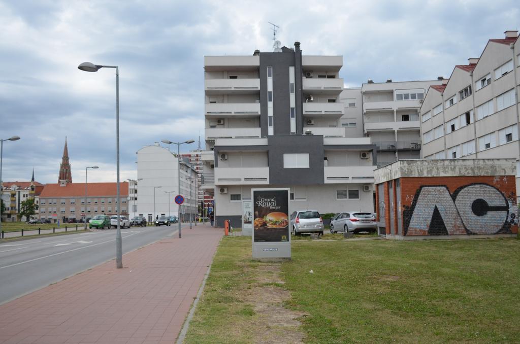 Apartment Viktor,Parking Osijek Quarto foto