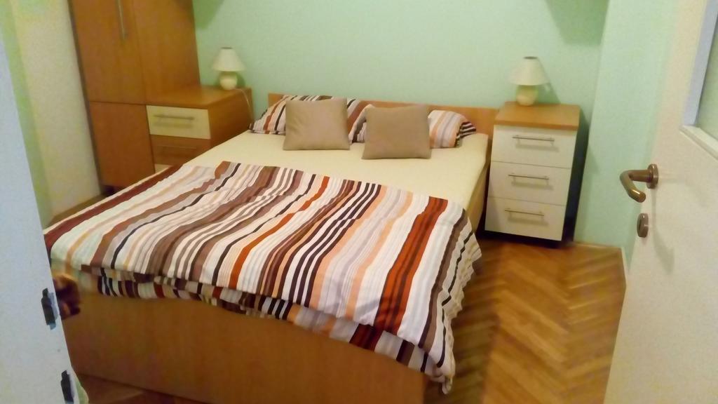 Apartment Viktor,Parking Osijek Exterior foto